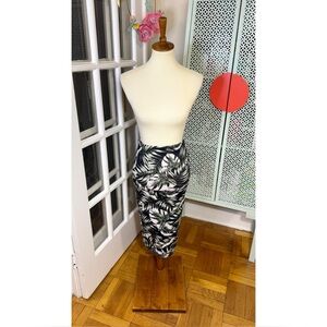Forever 21 Tropical Palm Leaf Pencil Skirt
